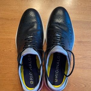 Cole haan men’s casual shoes. Original grand side